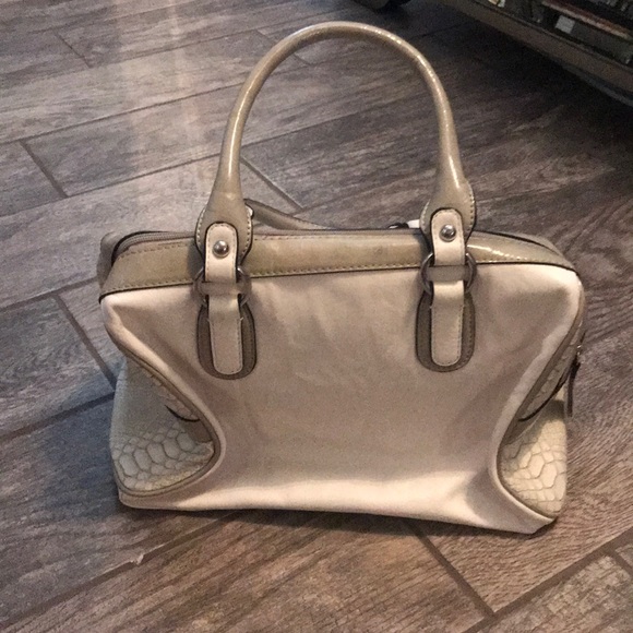 Brand new guess purse and wallet - Picture 3 of 8